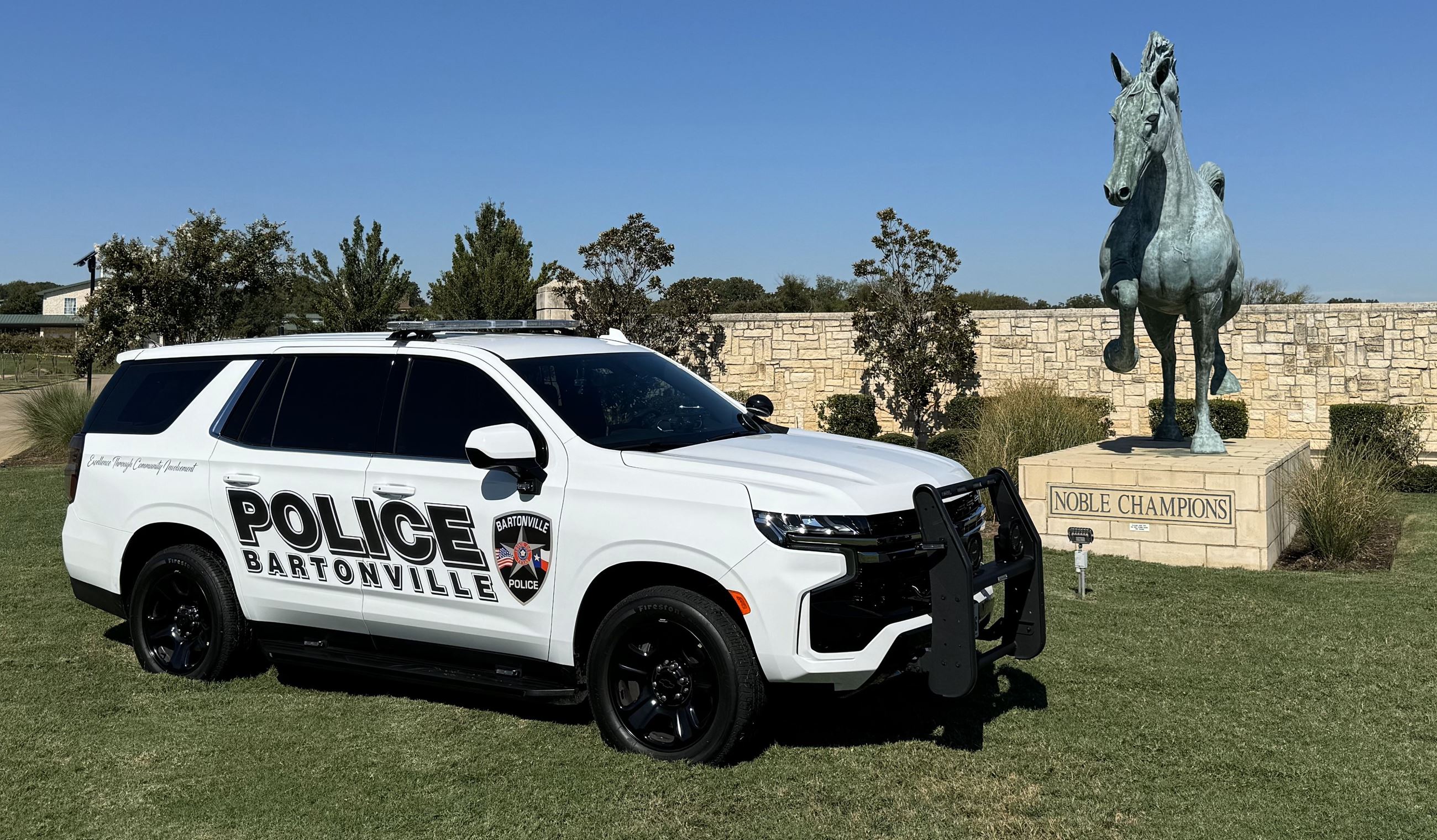 pd vehicle with saddlebrook horse
